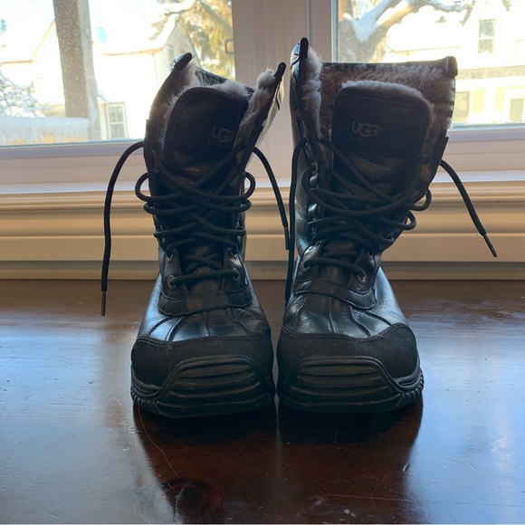 UGG Adirondack short black snow boots - Picture 2 of 7